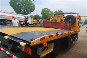 鹿泉附近拖车电话号码服务